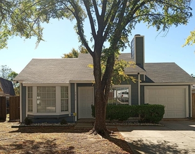 1612 Scottsdale Drive - Photo Thumbnail 0