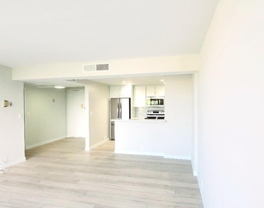 10535 Wilshire Blvd - Photo Thumbnail 32