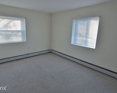 17 Winter St Apt 1 - Photo Thumbnail 5