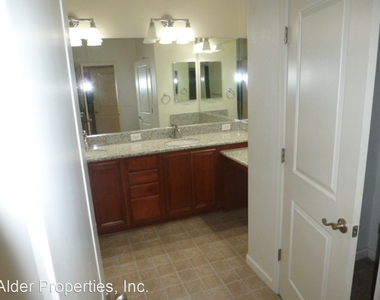 1668 Spicewood Dr - Photo Thumbnail 20