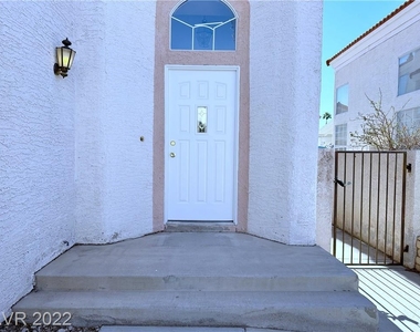 9821 Cactus View Avenue - Photo Thumbnail 3