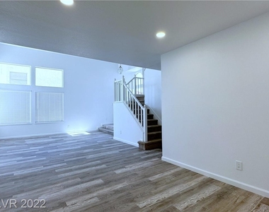 9821 Cactus View Avenue - Photo Thumbnail 8