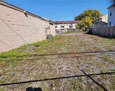 801 Burnet Avenue - Photo Thumbnail 8