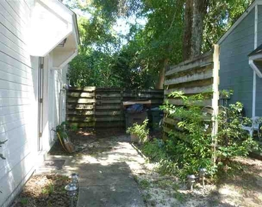 1465 Live Oak Dr - Photo Thumbnail 17