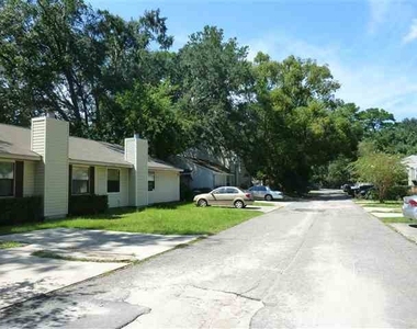 1465 Live Oak Dr - Photo Thumbnail 20