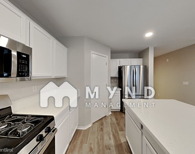 12622 W Myer Ln - Photo Thumbnail 5