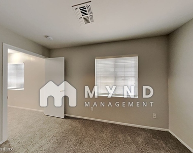 12622 W Myer Ln - Photo Thumbnail 23