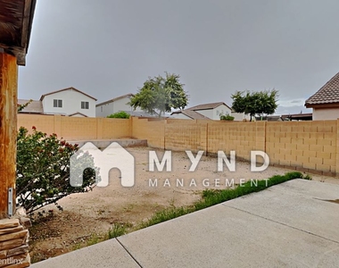 12622 W Myer Ln - Photo Thumbnail 36