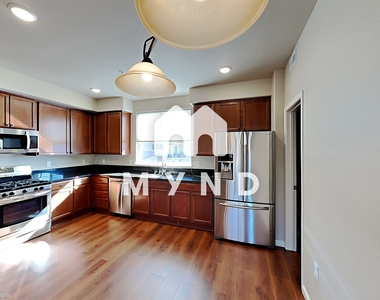 2490 Eastshore Pl Apt 103 - Photo Thumbnail 3