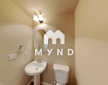 2490 Eastshore Pl Apt 103 - Photo Thumbnail 12