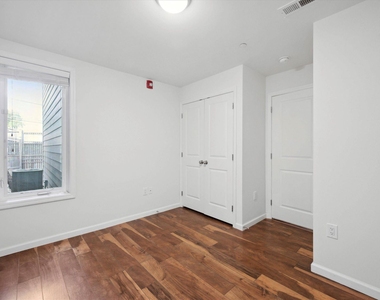 4617 Sansom St Unit 1 - Photo Thumbnail 20