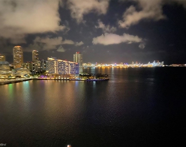 1155 Brickell Bay Dr Apt 1808 - Photo Thumbnail 8