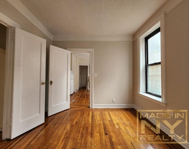 25-21 31st Ave - Photo Thumbnail 4