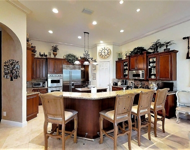 8871 Club Estates Way - Photo Thumbnail 11