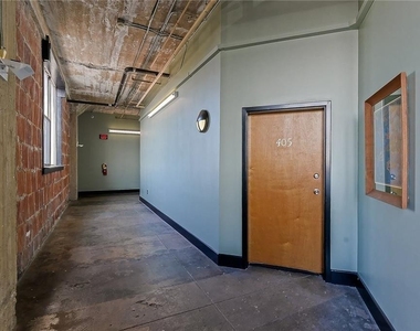 505 Whitehall Street Sw - Photo Thumbnail 2