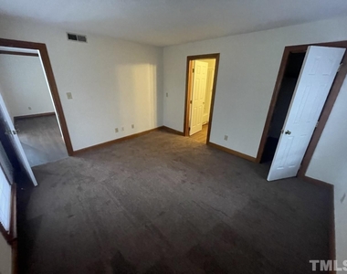 3607 Helix Court - Photo Thumbnail 4