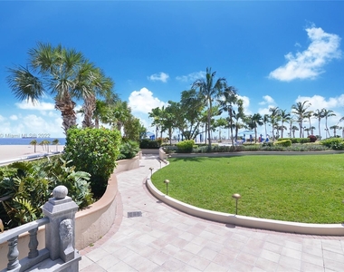 2100 S Ocean Ln - Photo Thumbnail 22