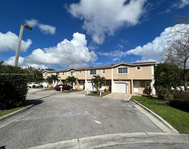 11627 Nw 23rd Ct - Photo Thumbnail 21