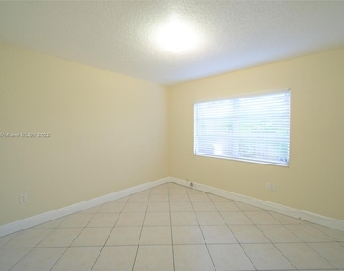 7955 Sw 104 St - Photo Thumbnail 9