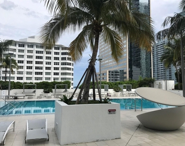 950 Brickell Bay Dr - Photo Thumbnail 19