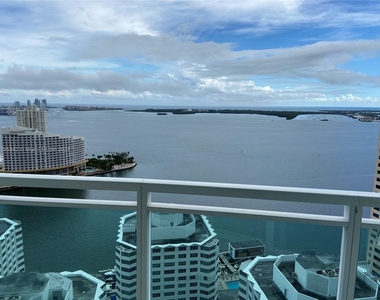 950 Brickell Bay Dr - Photo Thumbnail 6