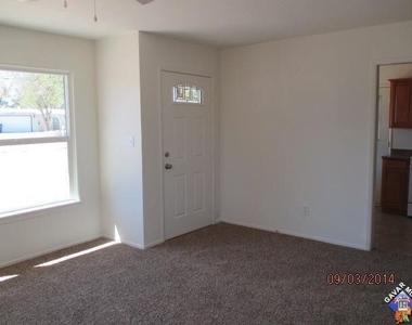 3253 W Avenue L6 - Photo Thumbnail 4