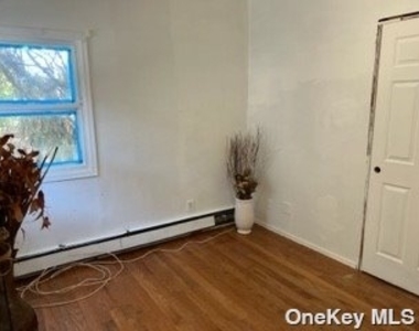 836 Kings Parkway - Photo Thumbnail 12