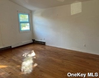 836 Kings Parkway - Photo Thumbnail 6