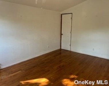 836 Kings Parkway - Photo Thumbnail 10