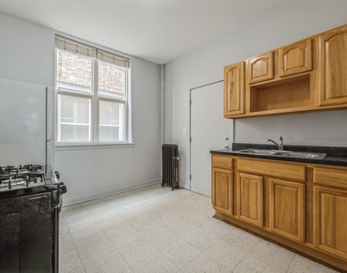 310 N Kedzie Avenue - Photo Thumbnail 12