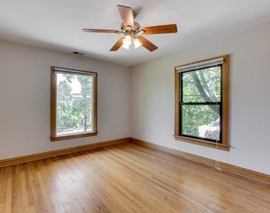 5434 N Ashland Avenue - Photo Thumbnail 10