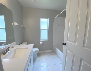 10134 Kingsbridge Avenue - Photo Thumbnail 32