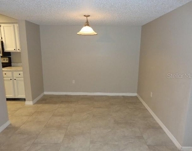 208 Riverbend Drive - Photo Thumbnail 4