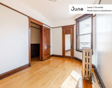 1223 West Gunnison Street - Photo Thumbnail 0