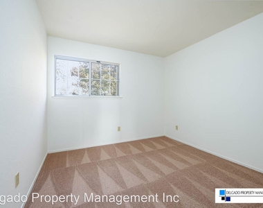 1021 Pueblo Ct - Photo Thumbnail 10