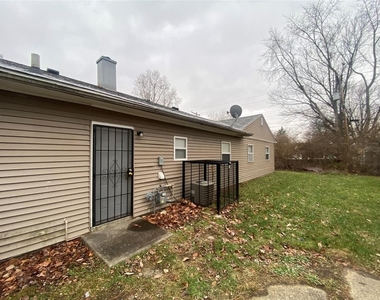 2440 N Kitley Avenue - Photo Thumbnail 12