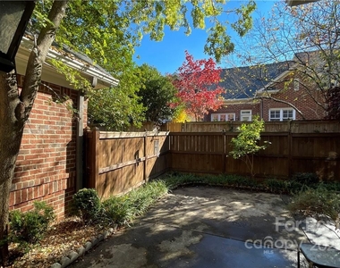 1092 Hollyheath Lane - Photo Thumbnail 13