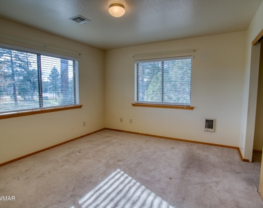 3561 N Country Club Drive - Photo Thumbnail 4