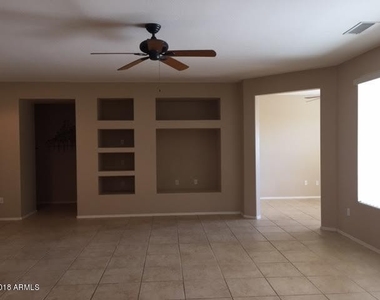 16417 W Desert Lily Drive - Photo Thumbnail 4