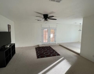 4515 W Brown Street - Photo Thumbnail 2