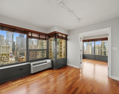 30 E Huron Street - Photo Thumbnail 14