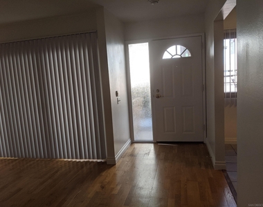 3942 Valeta St - Photo Thumbnail 4