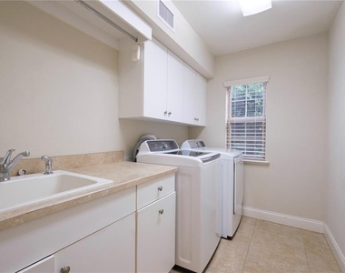 5727 Nw 50th Place - Photo Thumbnail 26