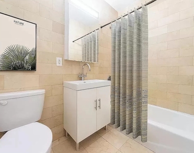 135 William Street - Photo Thumbnail 3