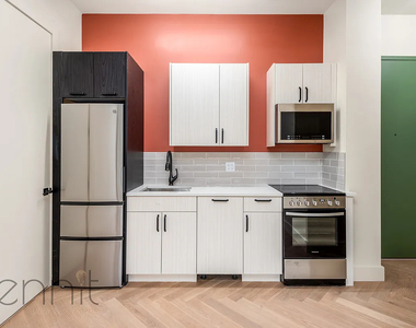 179 Meserole Street - Photo Thumbnail 2
