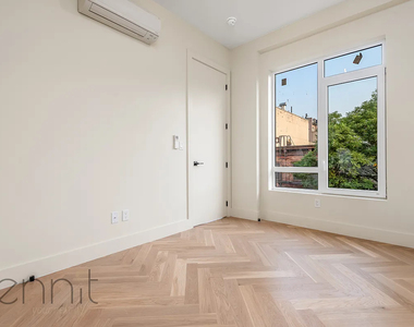 179 Meserole Street - Photo Thumbnail 8