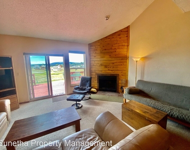 5584 County Road 600, Unit 111 - Photo Thumbnail 2