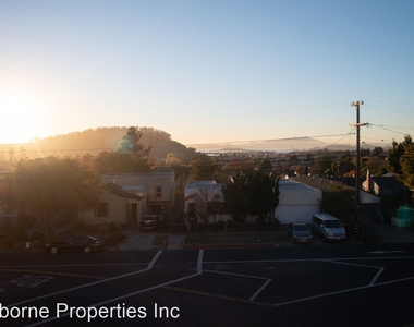 367 Colusa Avenue - Photo Thumbnail 6