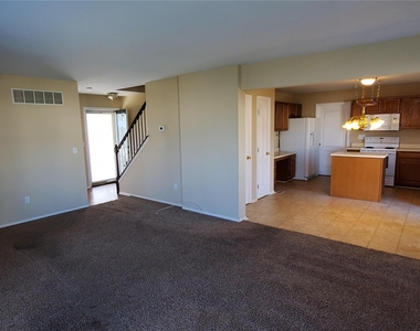 2749 Royallvalley Way - Photo Thumbnail 2