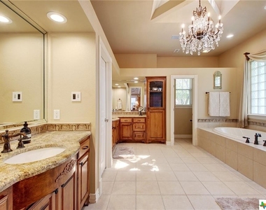 2338 Camino Del Verdes Place - Photo Thumbnail 14